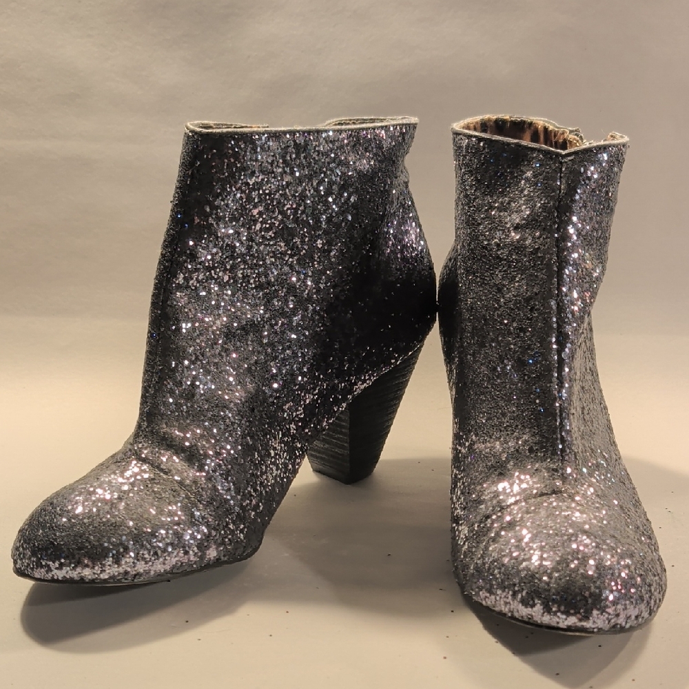 Betsey Johnson "Padmaa" Booties, 9